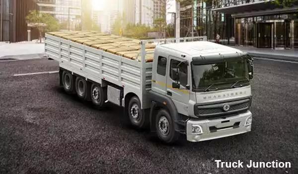 BharatBenz 4228R सामने