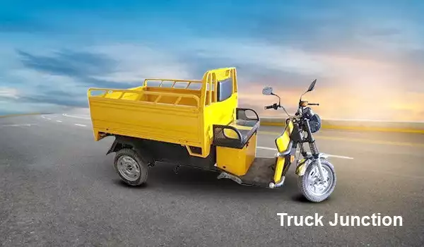 SN Solar Energy Loading Electric Rickshaw