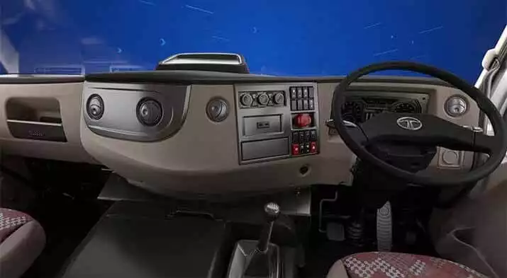 टाटा सिग्ना 4925.टी
